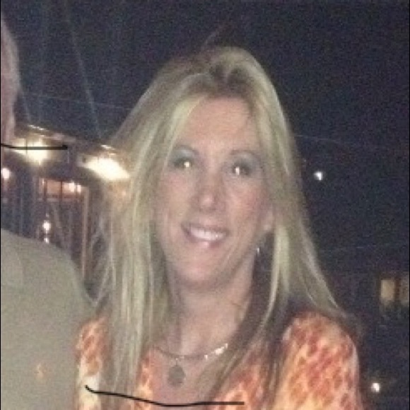 Meet your Posher, Tracie - Picture 2 of 2